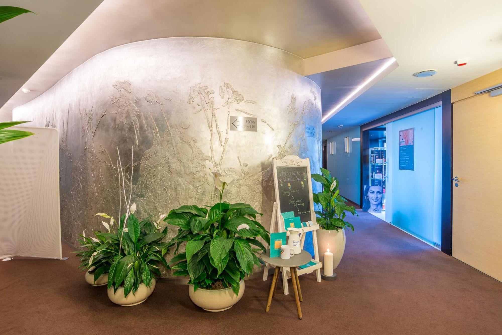 Niebieski Art Hotel & Spa — Fotos 1